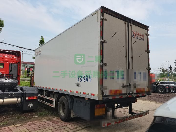解放J6L/240b馬力冷藏運輸車，領航版永騰的車廂，凱雪的冷寂六米八，2020年六月份上戶