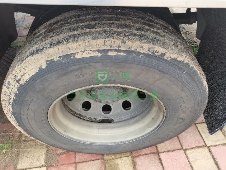 解放J6L/240b馬力冷藏運輸車，領航版永騰的車廂，凱雪的冷寂六米八，2020年六月份上戶