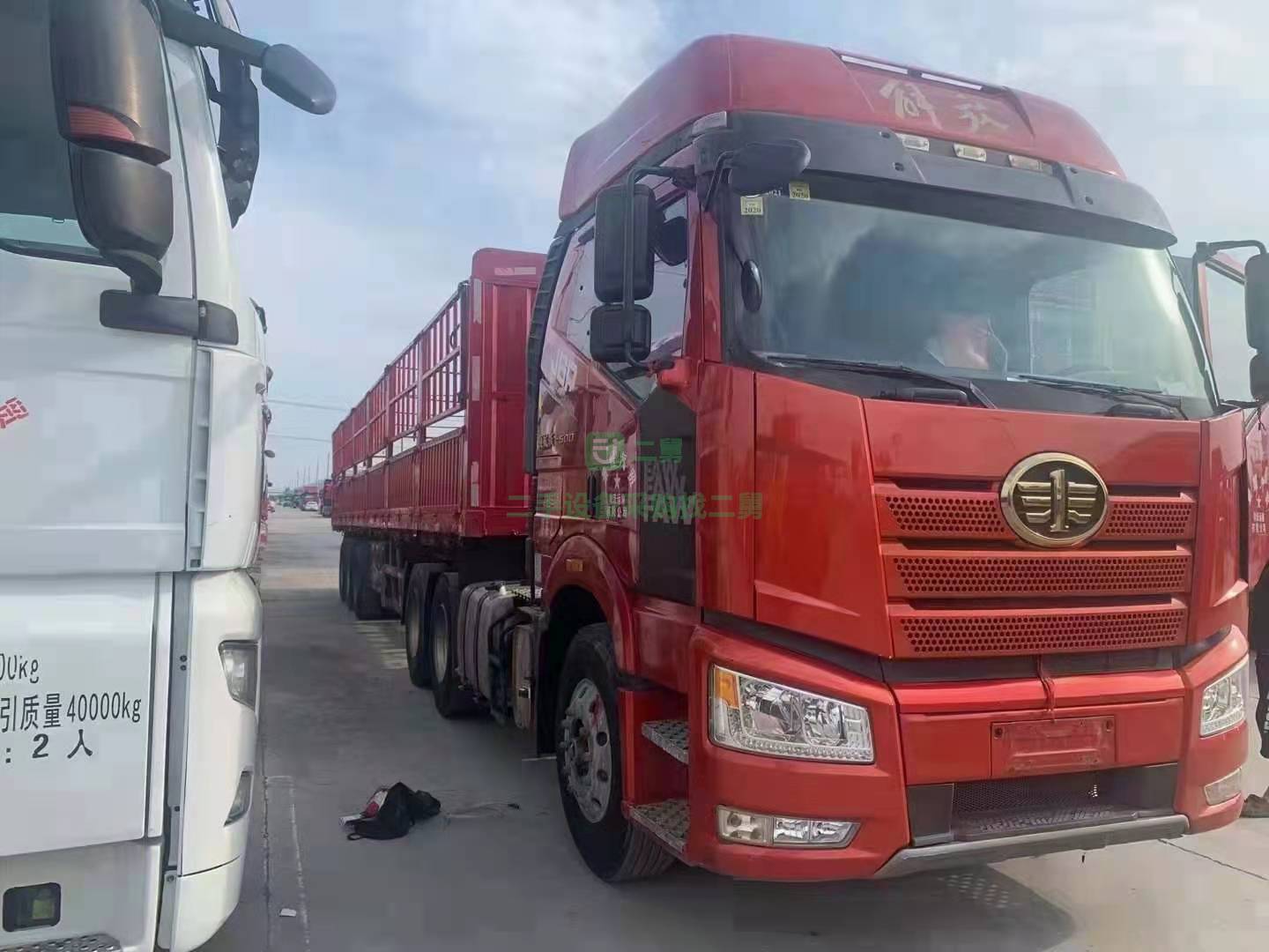 出售一套2018年6月份上牌的一汽解放J6P領航版牽引車國五排放標準