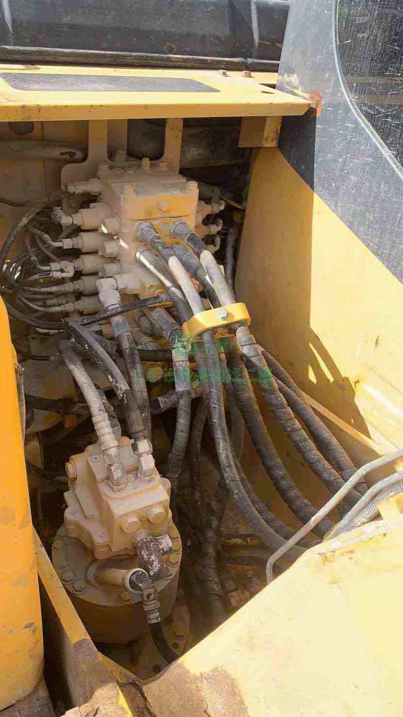 浙江出售二手的13年小松130-7挖掘機(jī)
