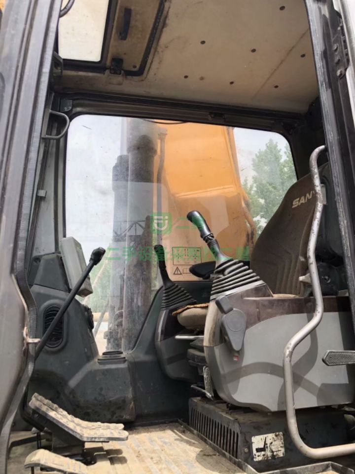 出售三一215-9挖掘機，車況大件完美，個人車，原版原漆