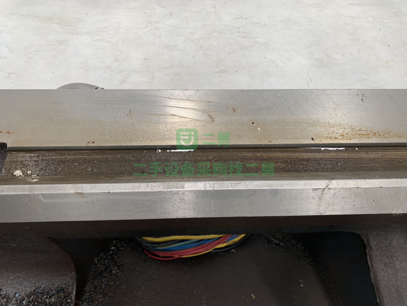 出售精品沈陽61100B普通車床一臺(tái)