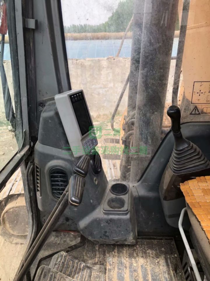 出售三一215-9挖掘機，車況大件完美，個人車，原版原漆