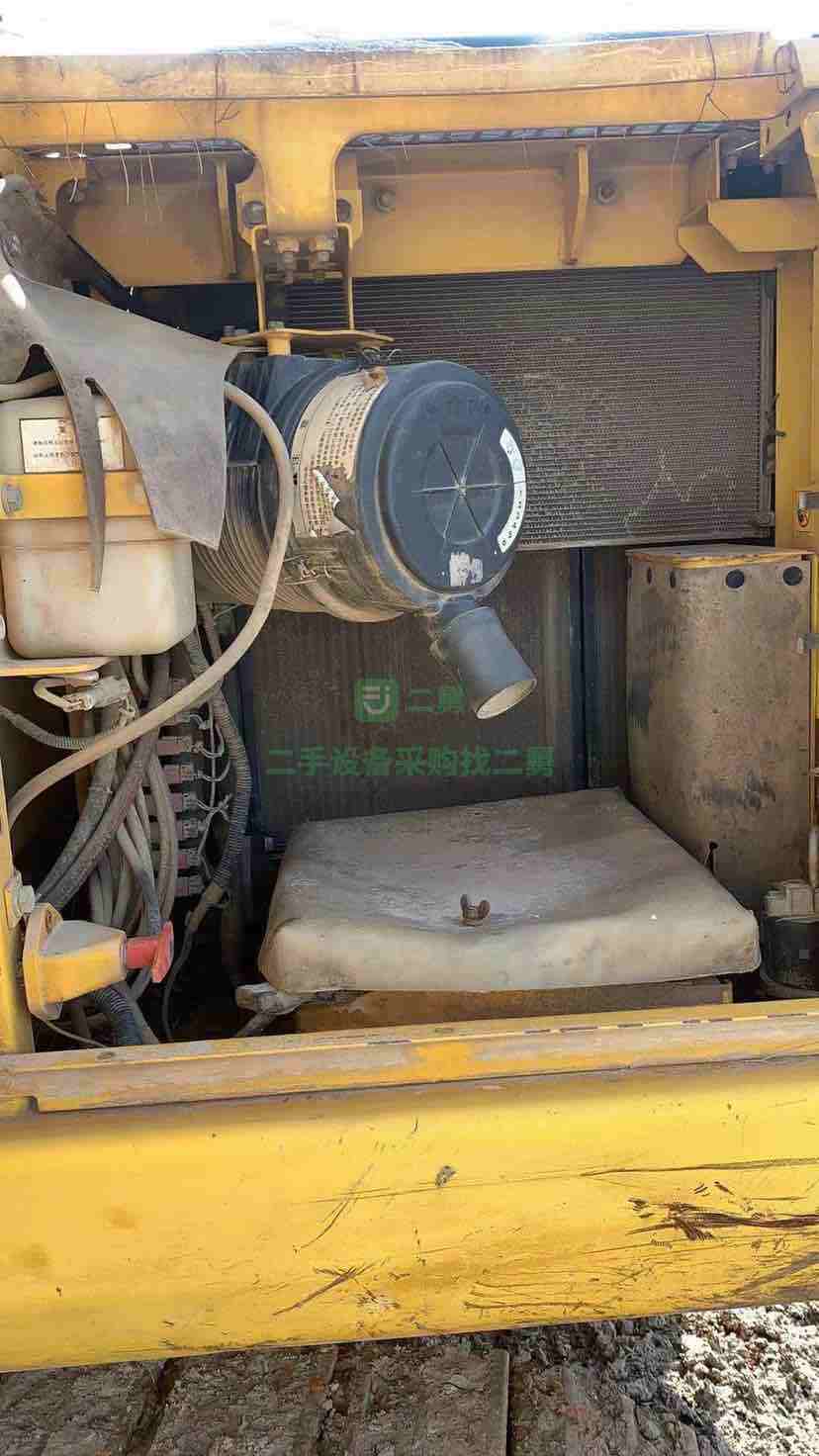 浙江出售二手的13年小松130-7挖掘機(jī)