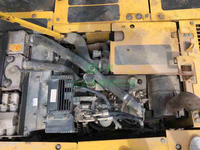 浙江出售二手八成新的小松130-7挖掘機