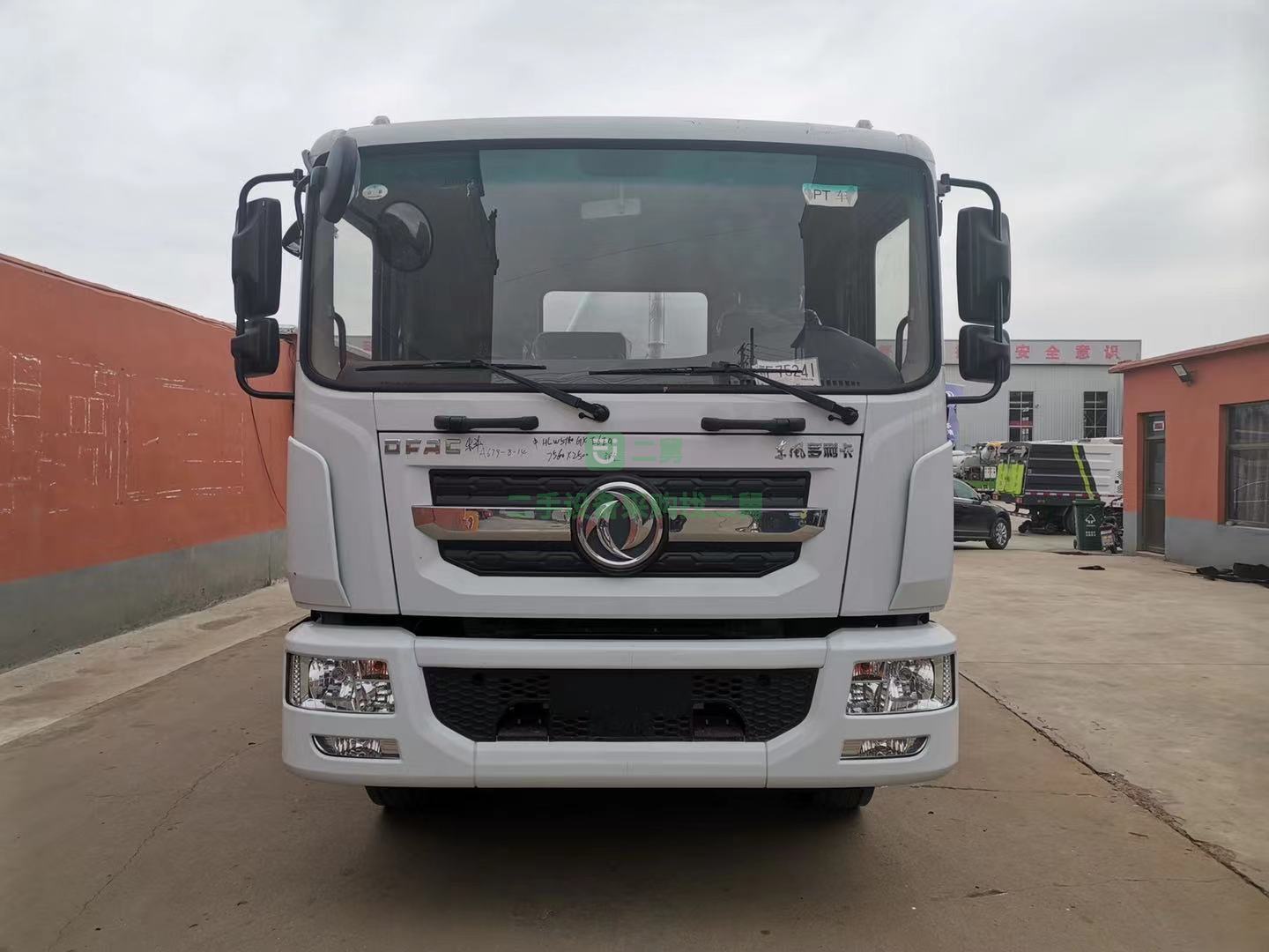 出售十二方東風多利卡D9吸糞車