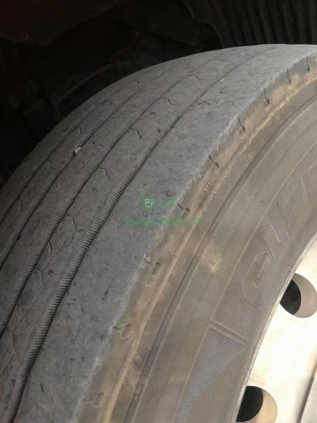 出售1年1個(gè)月解放JH6 460馬力雙驅(qū) 帶13米高低板掛車