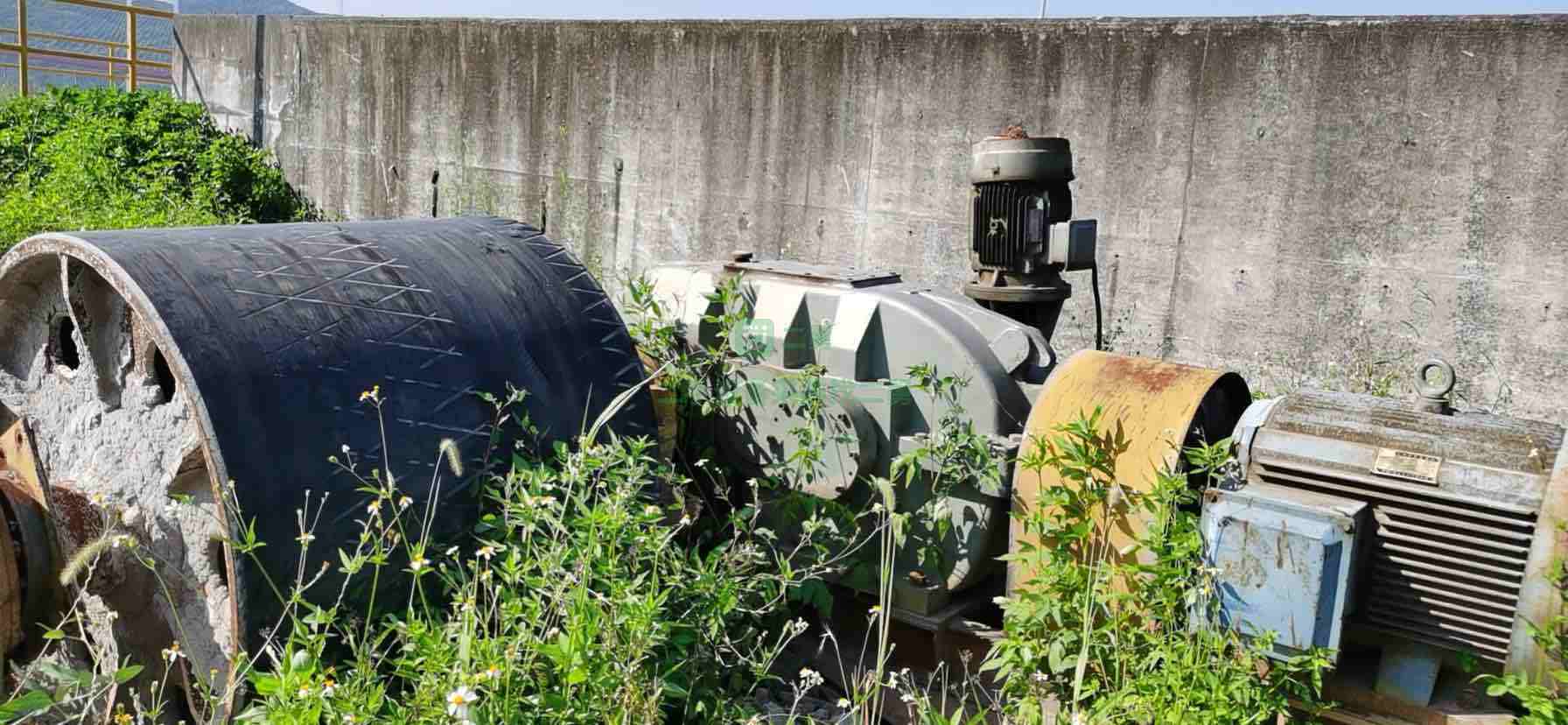 出售二手中國方大電機有限公司YE2-315S-4鋼絲膠帶提升機