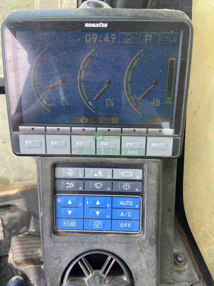 二手八成新的小松200—8N1挖掘機