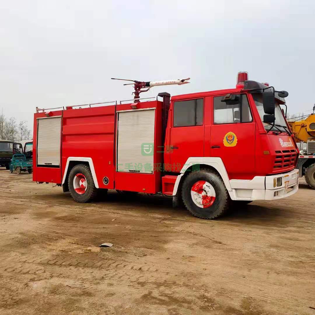 出售斯太爾8噸退役消防車