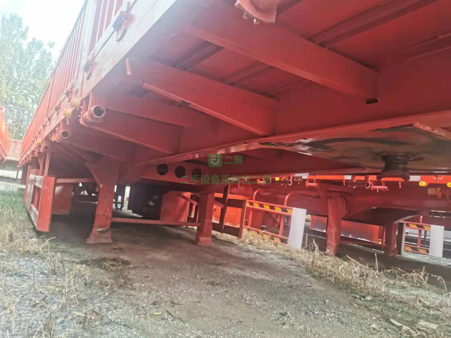 出售13米新車側(cè)翻，表箱，庫存都有現(xiàn)車