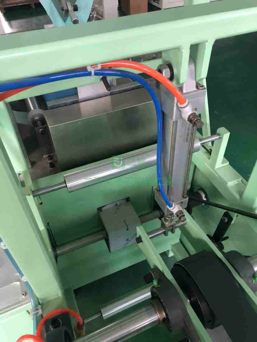 福建出售99新斯普萊SPR-S1棉柔巾卷巾機(jī)，機(jī)器幾乎沒有開過