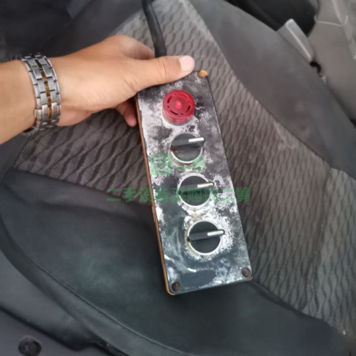 出售五噸東風多利卡D6掛桶垃圾車