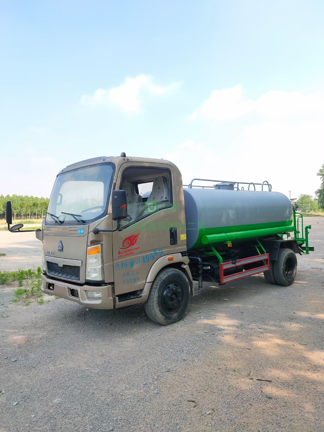 出售改裝全新5立方灑水車，剛剛出廠接受預定