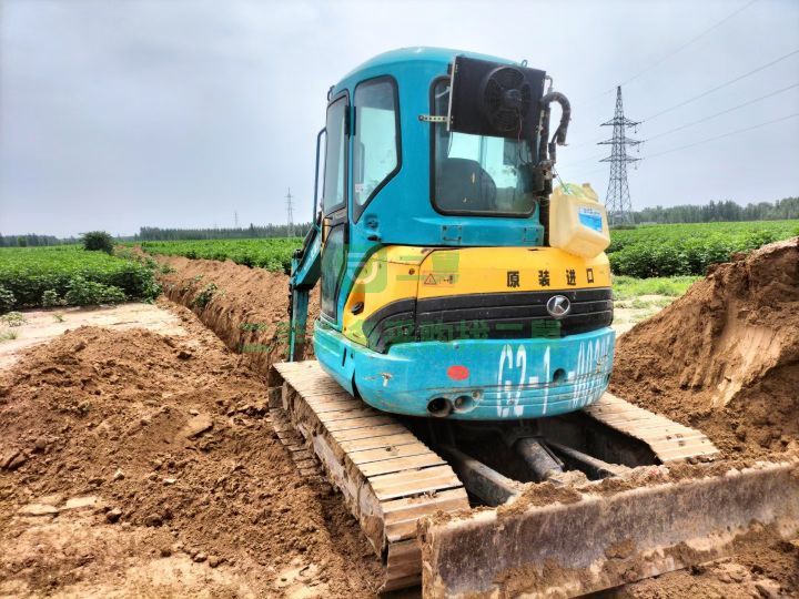 二手八成新的久保田155挖掘機