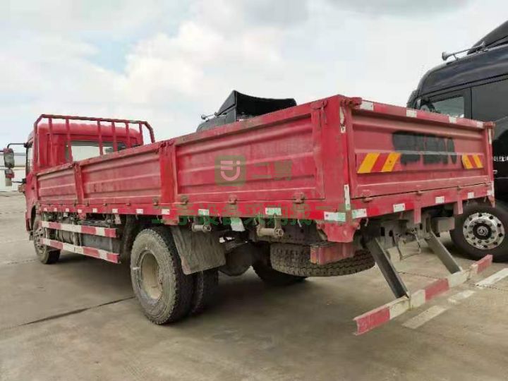 出售東風(fēng)天錦平板貨車，19年5月，6.8米6缸機(jī)210馬力