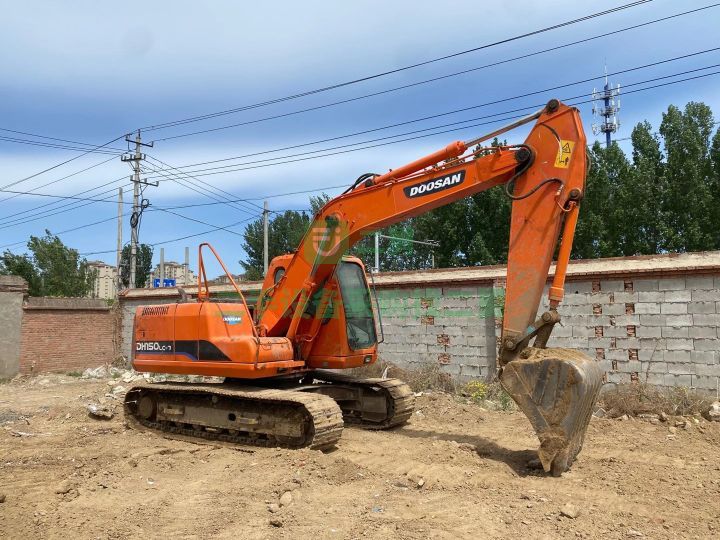 出售14年斗山150挖掘機(jī)，一直做土方?jīng)]打過錘車況性能無憂