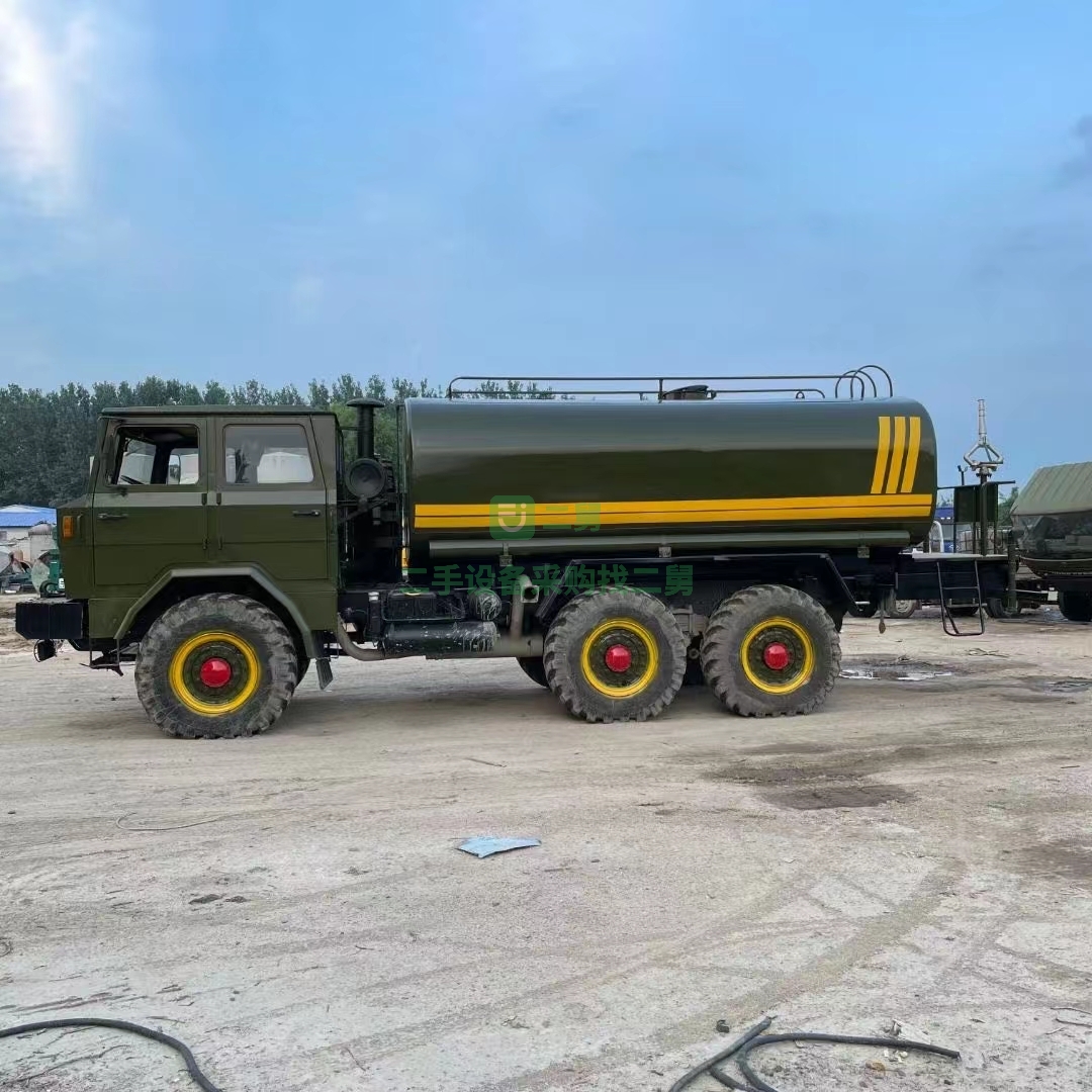 出售礦山專用六驅(qū)十五立方灑水車