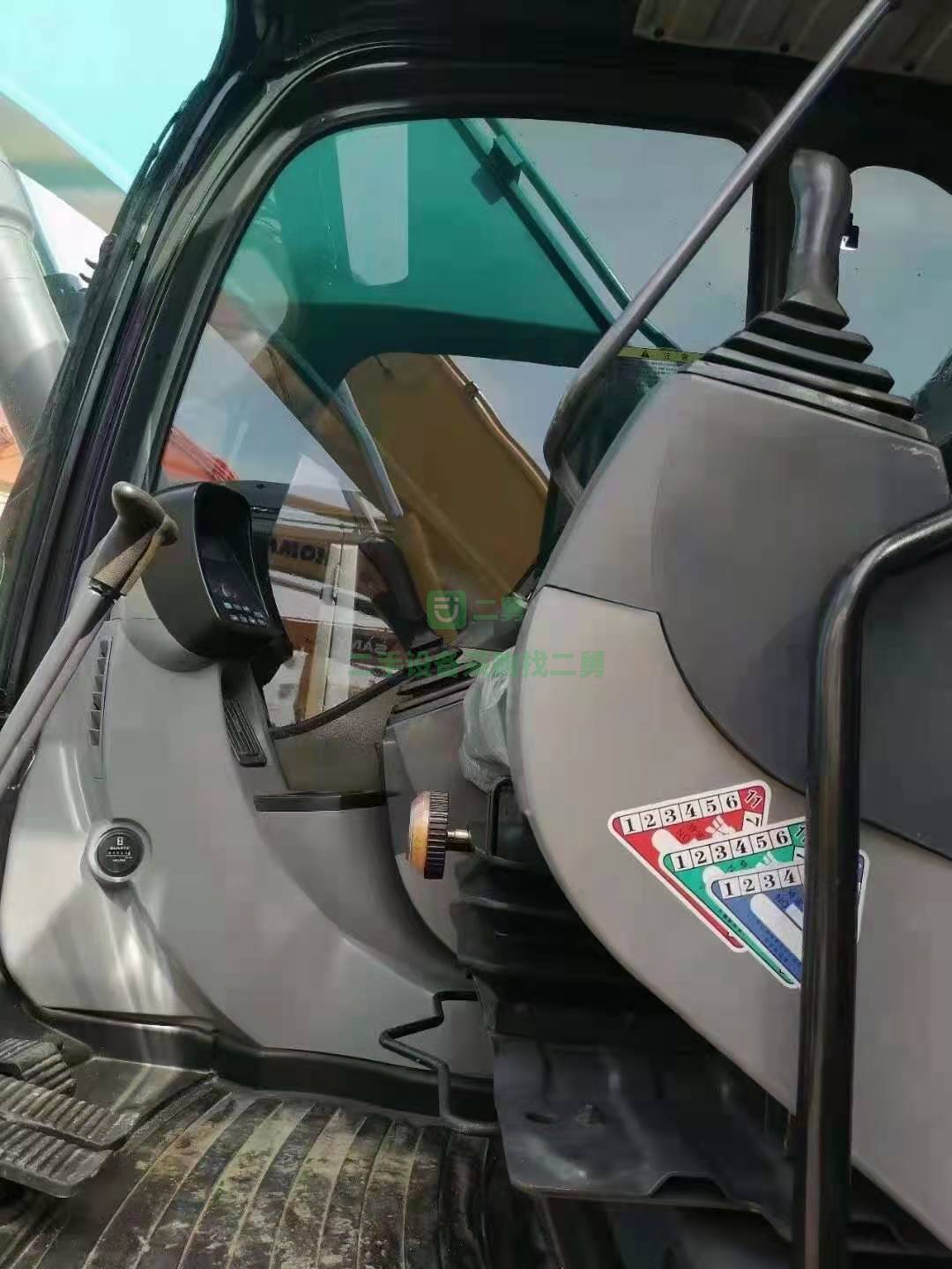 出售精品神鋼200D挖掘機，車況好，速度快，油耗低