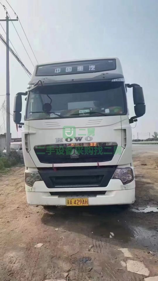 出售17年10月豪沃440馬力牽引車，德國曼發動機，全車輪胎