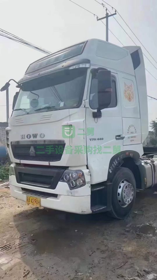 出售17年10月豪沃440馬力牽引車，德國曼發動機，全車輪胎