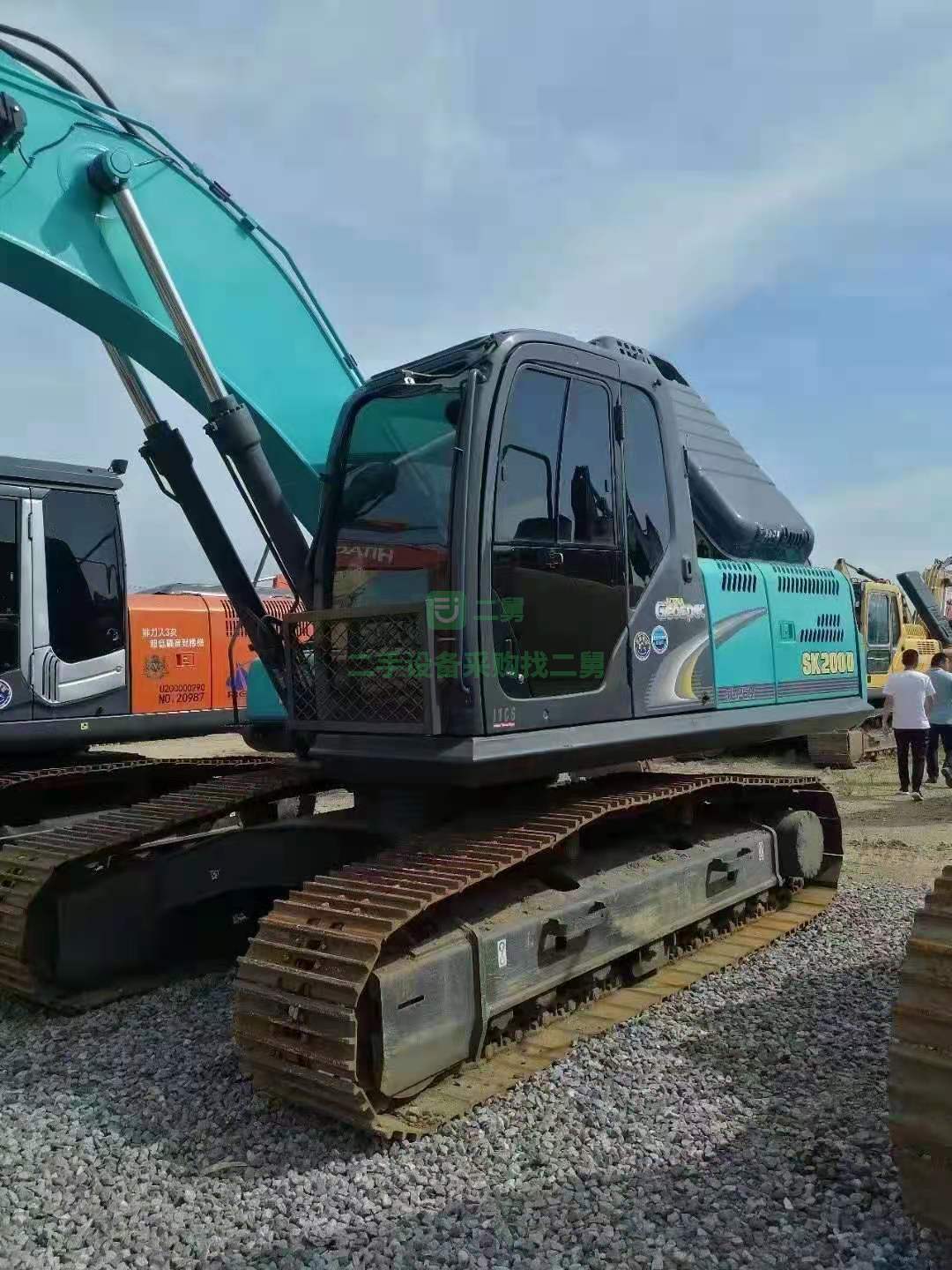 出售精品神鋼200D挖掘機，車況好，速度快，油耗低
