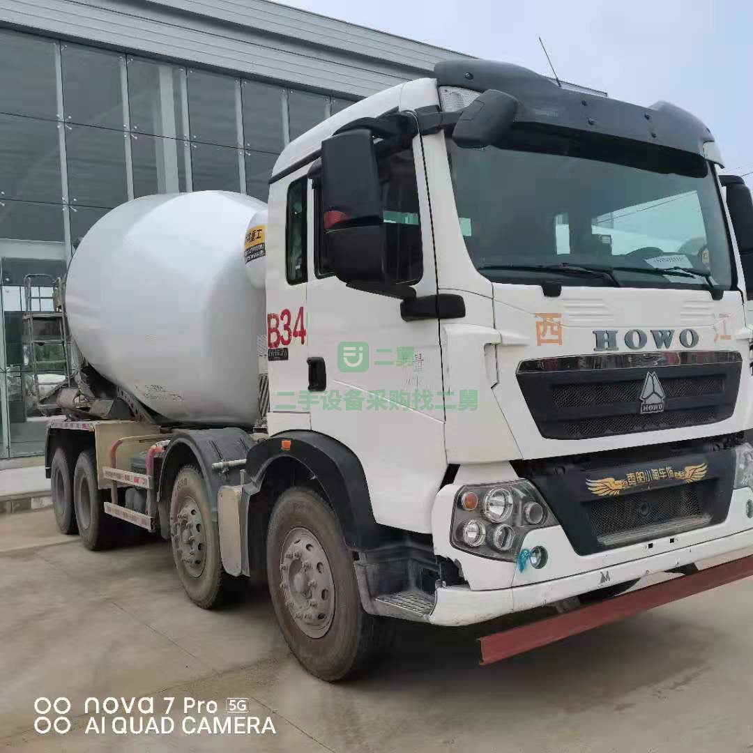 出售2019年豪沃輕量化12方攪拌車(chē)，德國(guó)曼發(fā)動(dòng)機(jī)