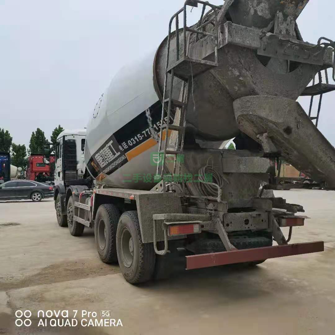 出售2019年豪沃輕量化12方攪拌車(chē)，德國(guó)曼發(fā)動(dòng)機(jī)