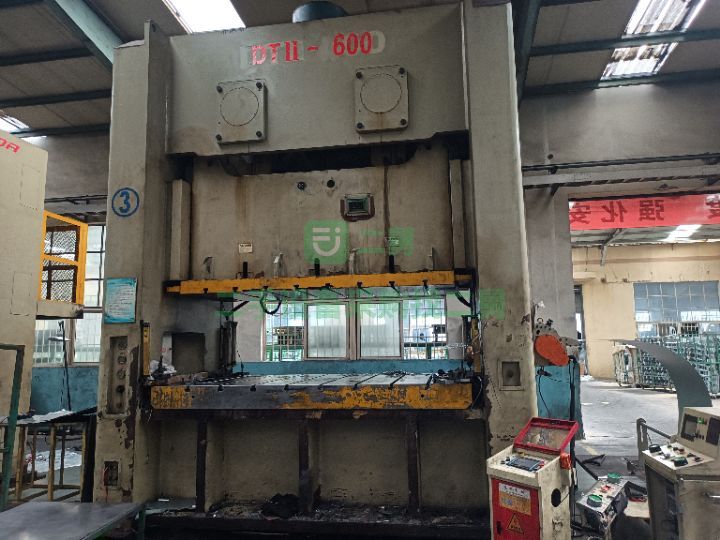 山東出售上海迪格（中德合資）Dp1一200氣動沖床
