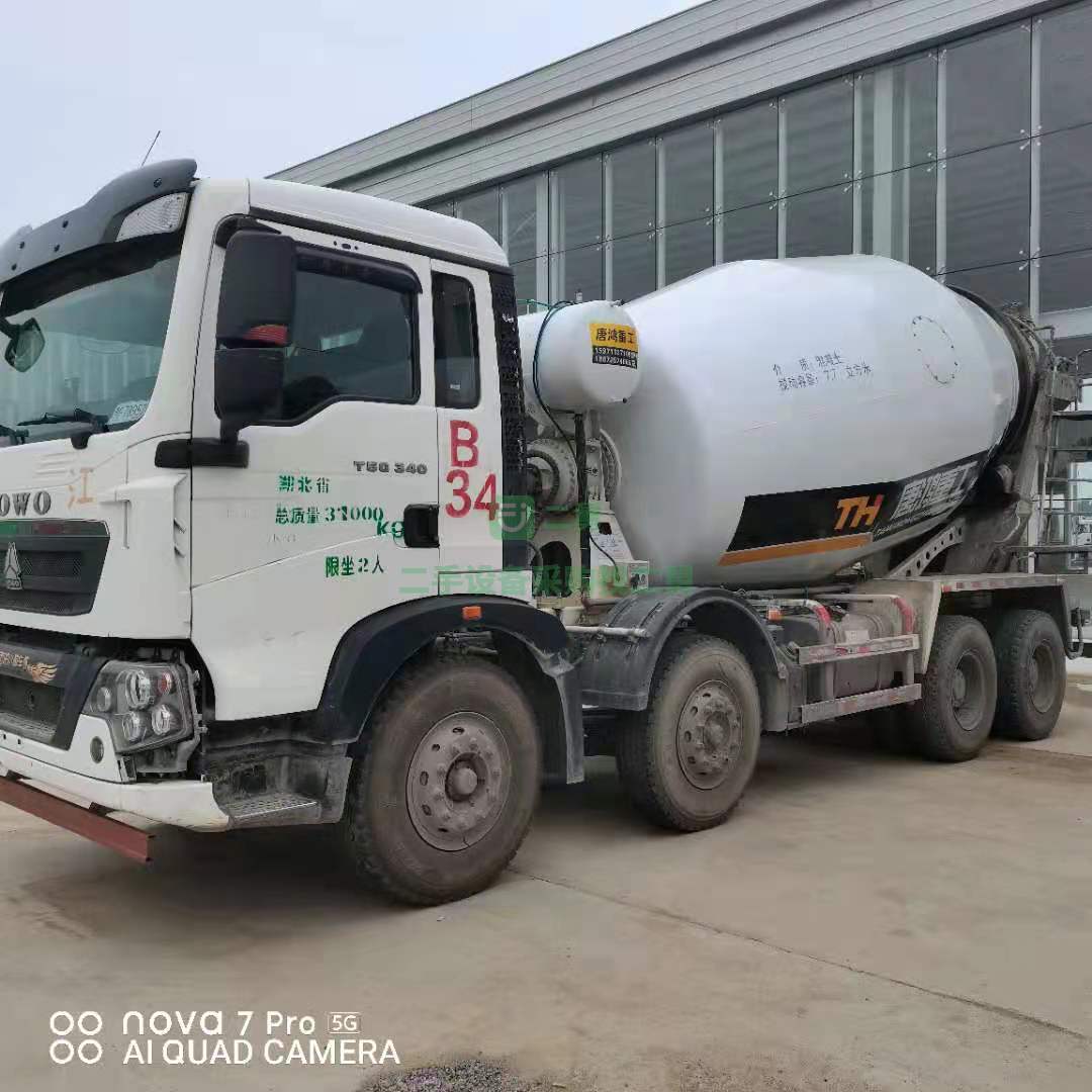 出售2019年豪沃輕量化12方攪拌車(chē)，德國(guó)曼發(fā)動(dòng)機(jī)