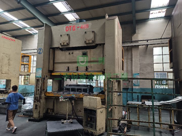 山東出售二手上海迪格（中德合資）DT2一400精密重型壓力機