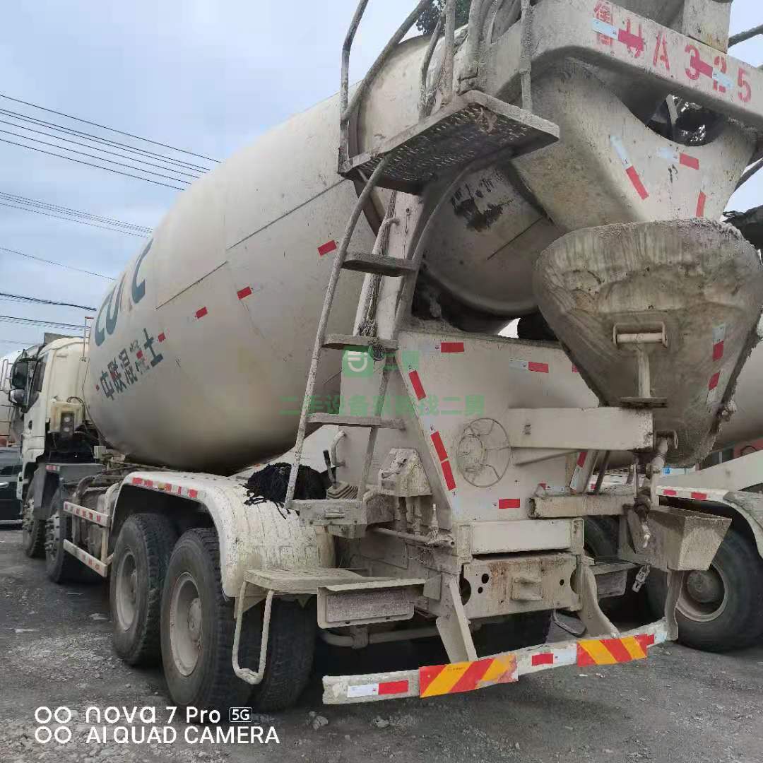 出售2015年18方歐曼國四攪拌車，濰柴發動機，375馬力，L8上裝