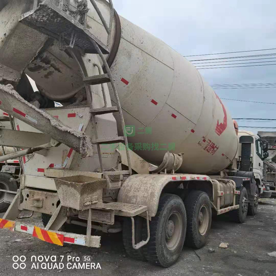 出售2015年18方歐曼國四攪拌車，濰柴發動機，375馬力，L8上裝