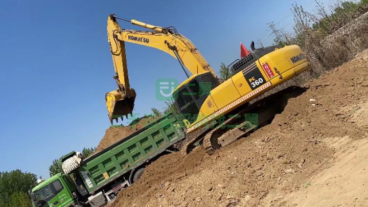 出售小松360-7一臺(tái)挖掘機(jī)，車況性能無(wú)憂，干活車，個(gè)人車