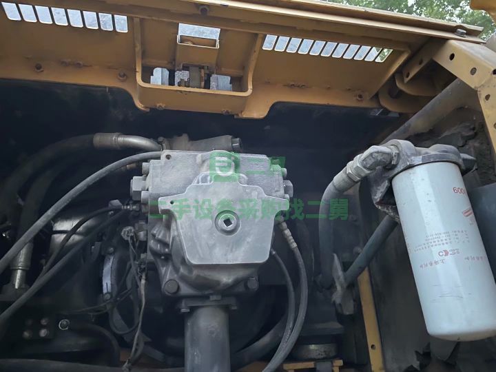 出售小松300挖掘機(jī)，個(gè)人車手續(xù)齊全，車況性能無憂，大件沒動(dòng)