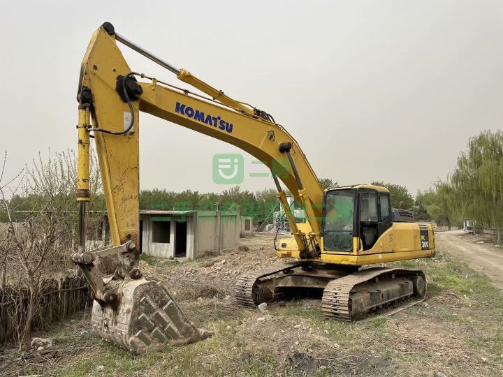 出售小松300挖掘機(jī)，個(gè)人車手續(xù)齊全，車況性能無憂，大件沒動(dòng)