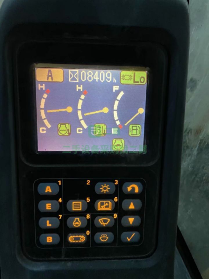 出售小松300挖掘機(jī)，個(gè)人車手續(xù)齊全，車況性能無憂，大件沒動(dòng)