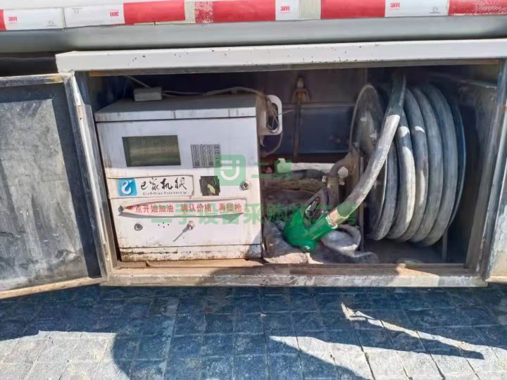 出售二手東風福瑞卡5噸油罐車