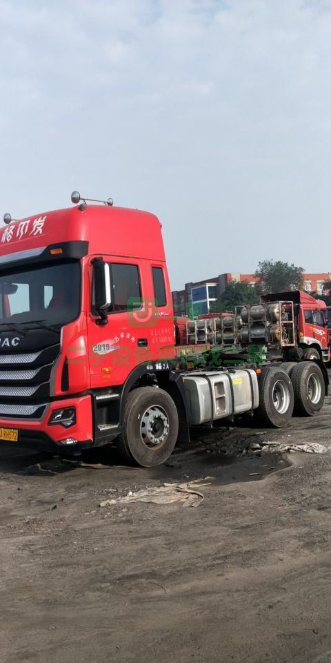 出售準新車一年整交強險格爾發濰柴400馬力牽引車