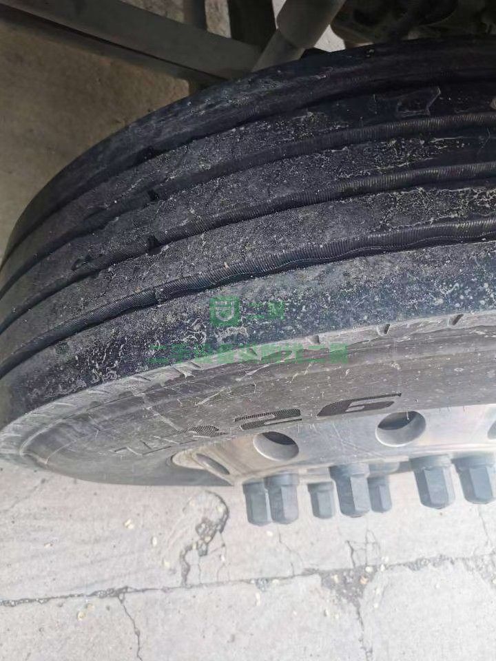 出售兩年整全保險極品中極品天龍450馬力牽引車