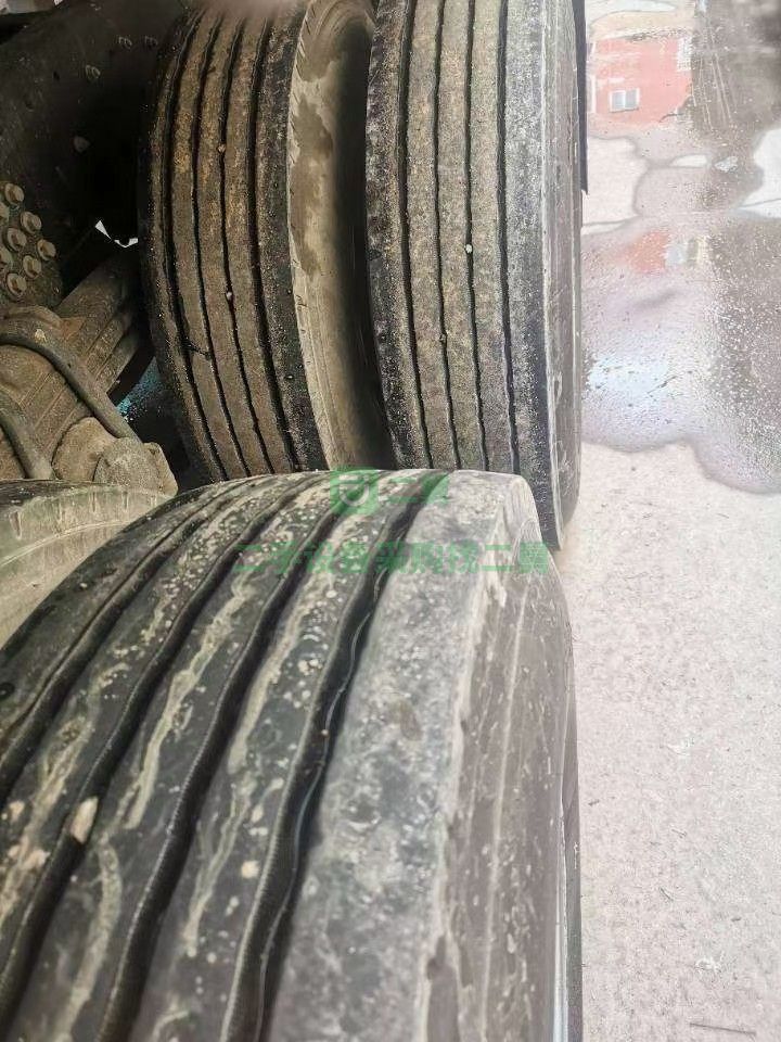 出售兩年整全保險極品中極品天龍450馬力牽引車