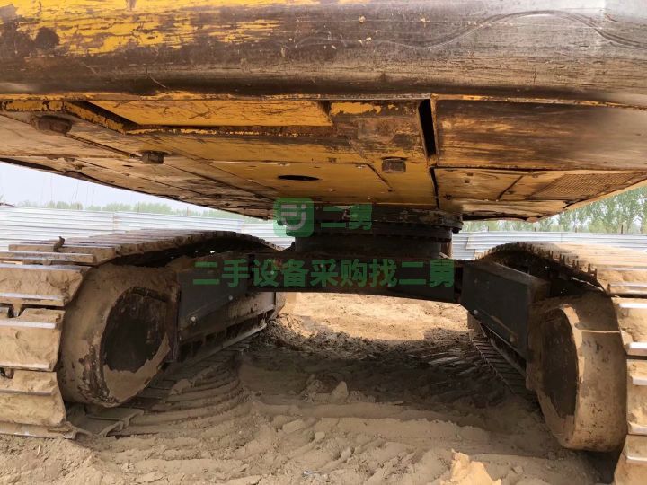 出售進口小松450挖掘機，車況性能好，原版原漆動作協調，相中來談價