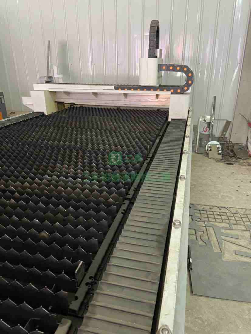 吉林出售二手的4015邦德1500瓦激光切割機(jī)