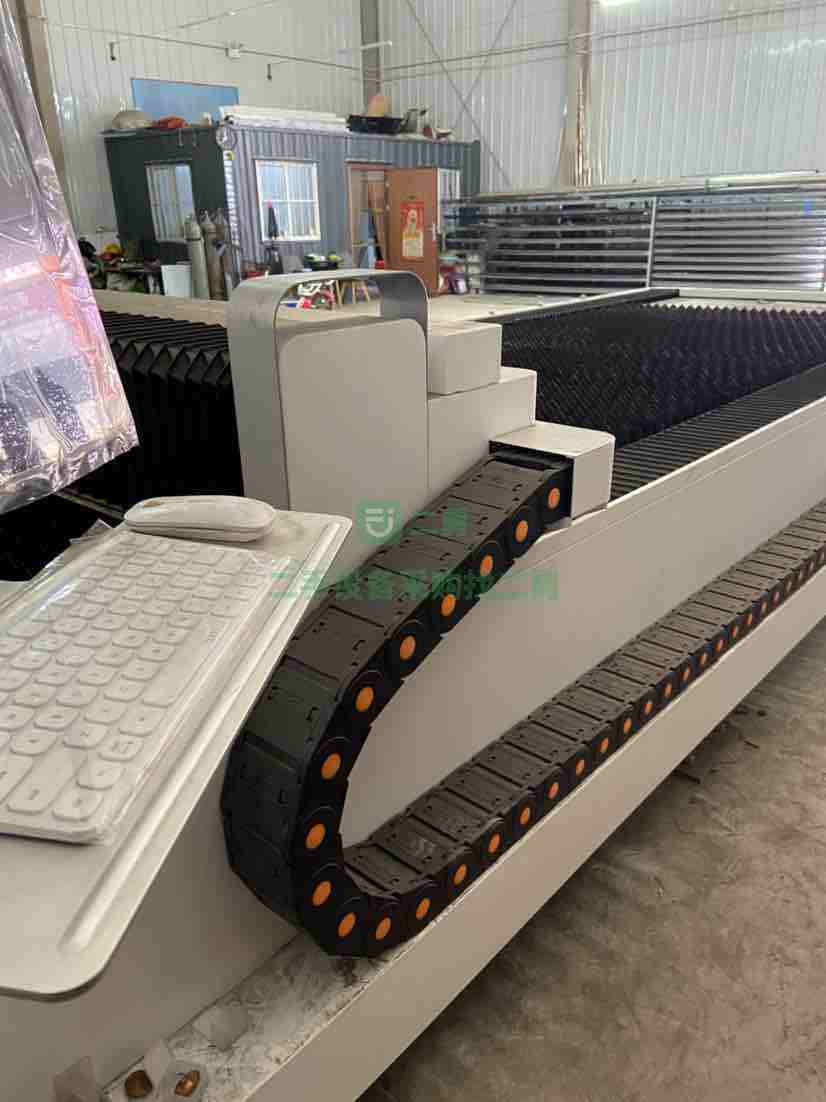 吉林出售二手的4015邦德1500瓦激光切割機(jī)