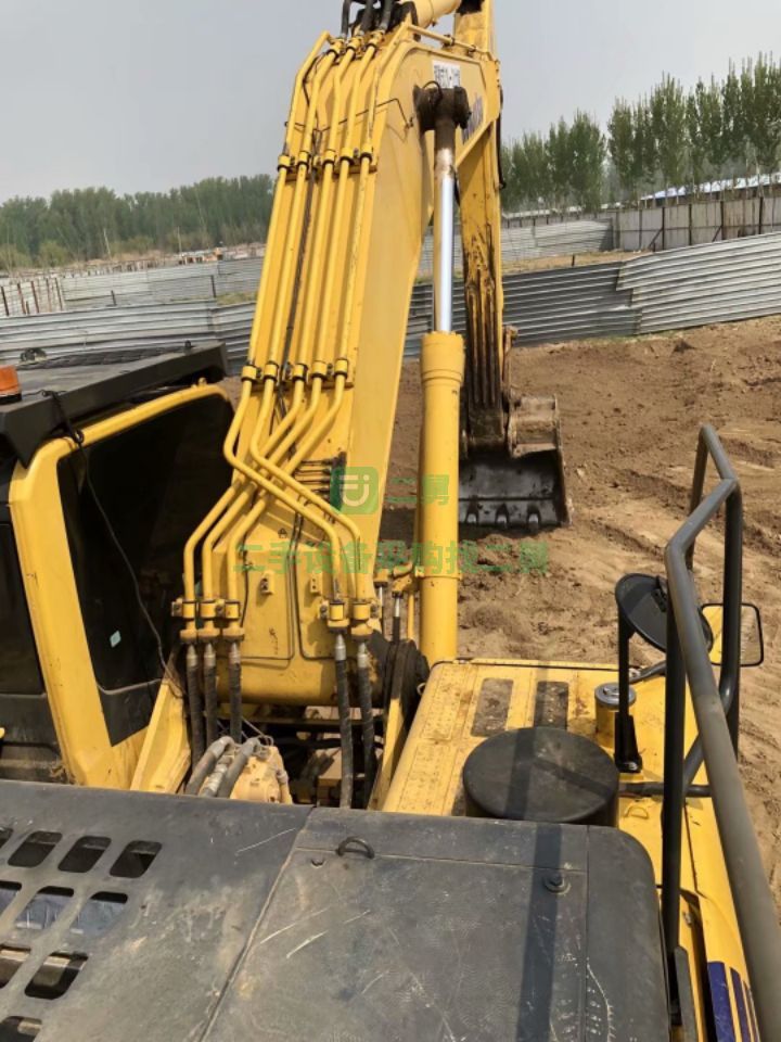 出售進口小松450挖掘機，車況性能好，原版原漆動作協調，相中來談價