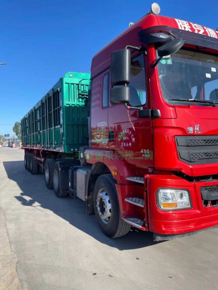 出售六個月德龍新M3000-430馬力雙驅，帶11米掛牽引車