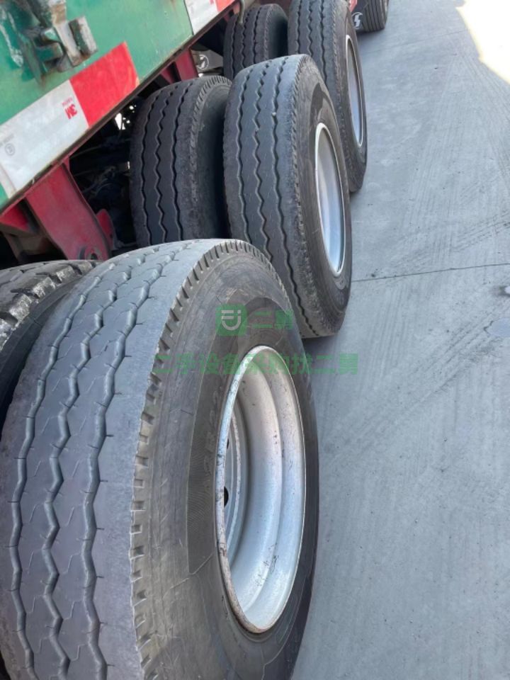 出售六個月德龍新M3000-430馬力雙驅，帶11米掛牽引車