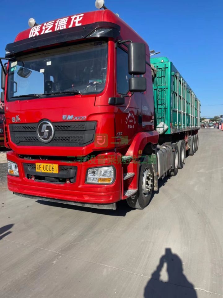 出售六個月德龍新M3000-430馬力雙驅，帶11米掛牽引車