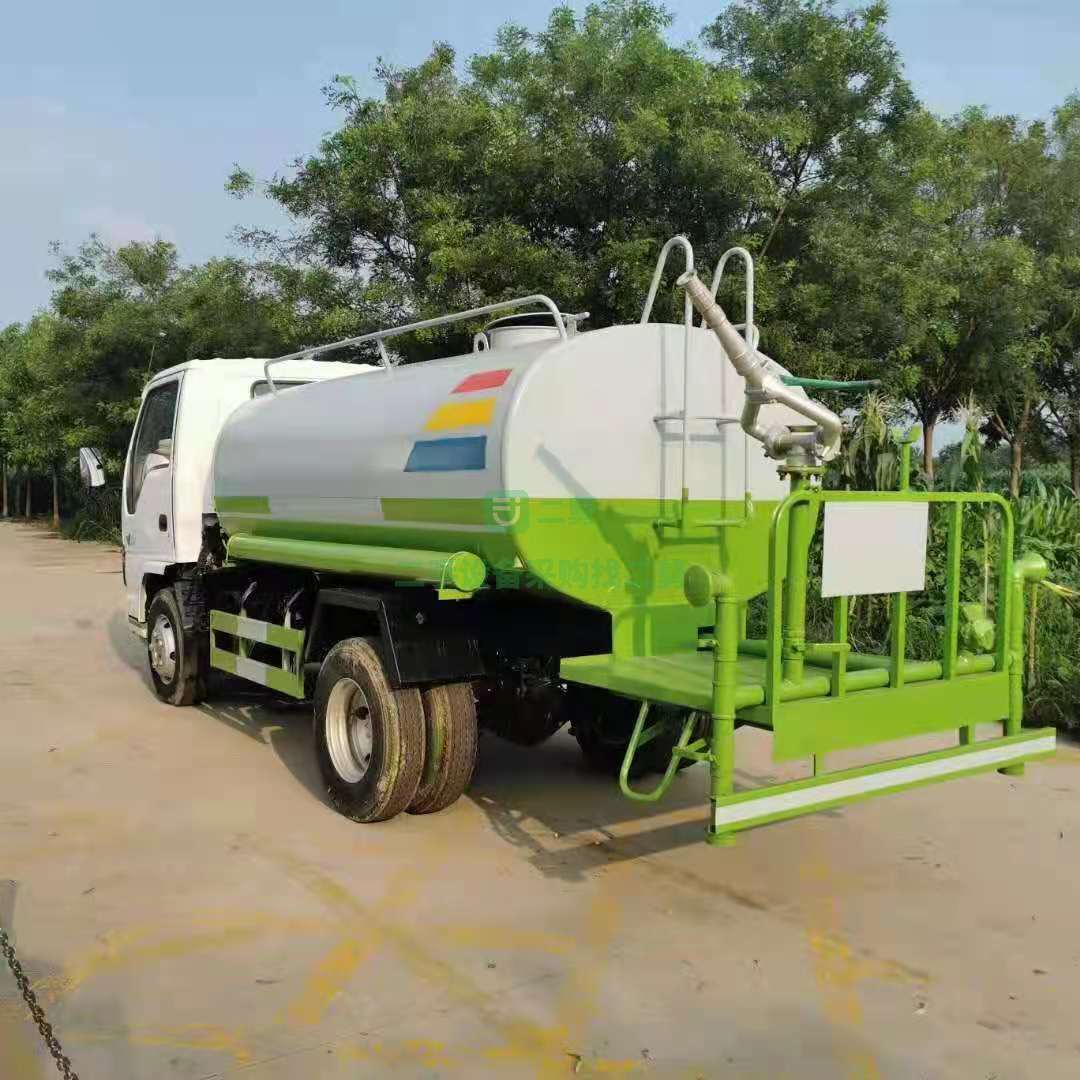 出售國四電噴庫存實驗車，5立方灑水車進口五十鈴發動機，液壓助理轉向，渦輪增壓，空調凍人。700鋼絲胎。車況免檢產品。配置龍王水泵。