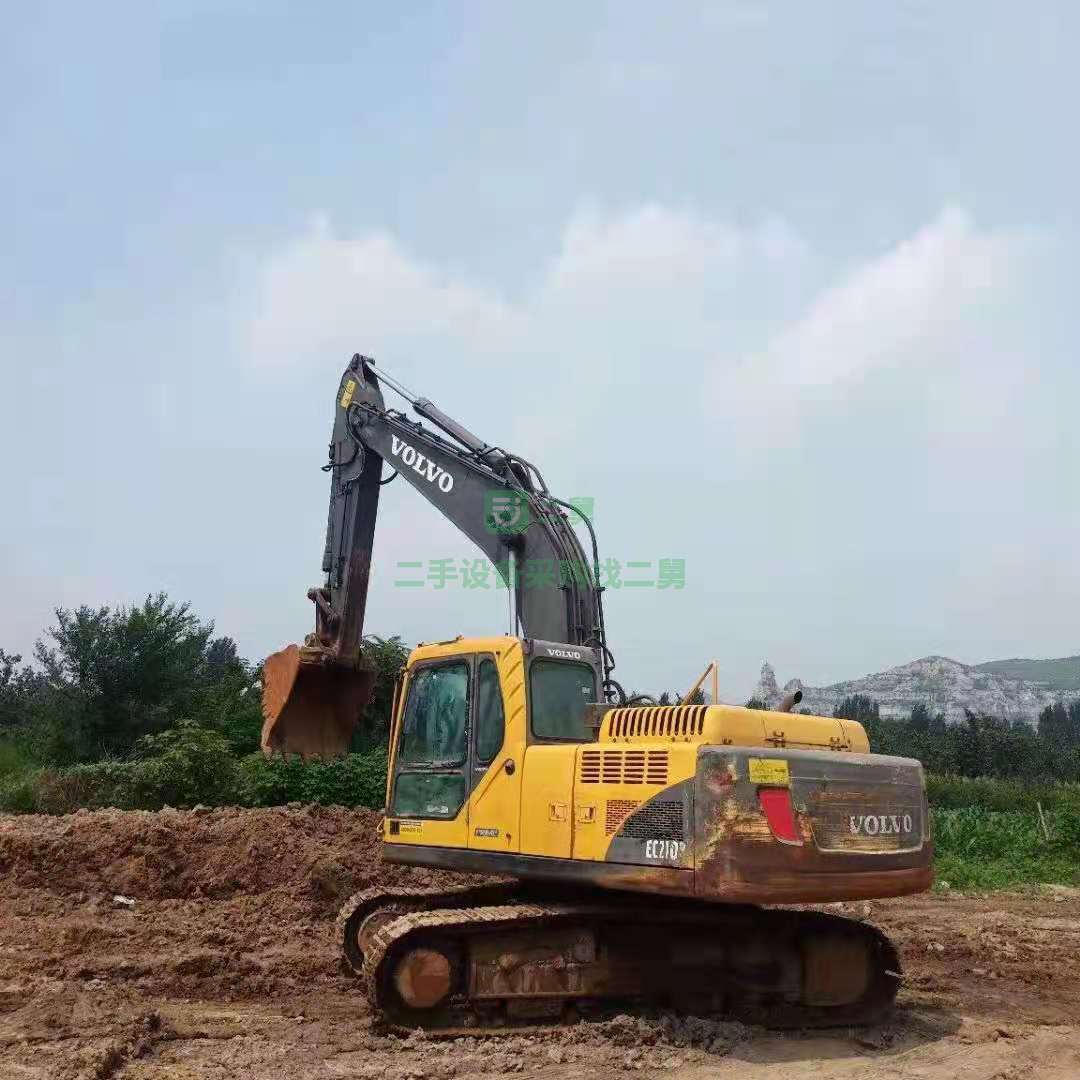 出售2011年原版極品沃爾沃210性能太好，底腳好帶漆挖掘機(jī)，原車空調(diào)電路正常10.9萬(wàn)